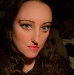 Meet your Posher, Sharona